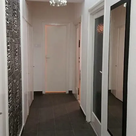 Central Apartman Apartment *
